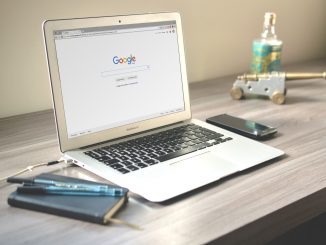 Google-Suche auf einem Notebook-Display